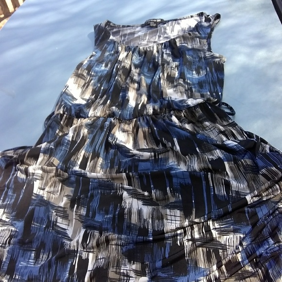 Forever 21 Dresses & Skirts - Soft front pocket dress